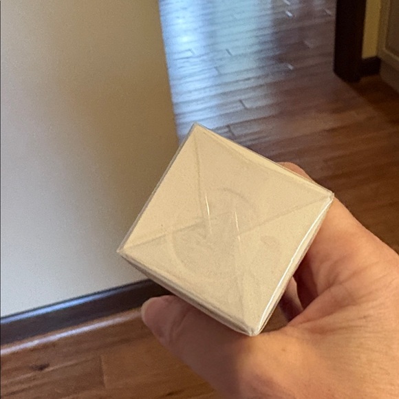 Monat Rejuvenique Oil - Picture 2 of 3